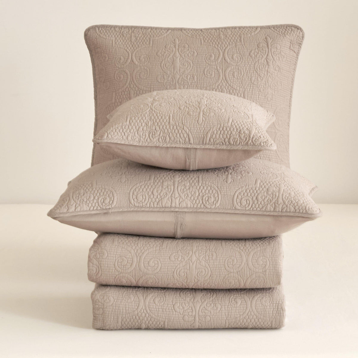 Sand Dollar Quilted Bedspread Set