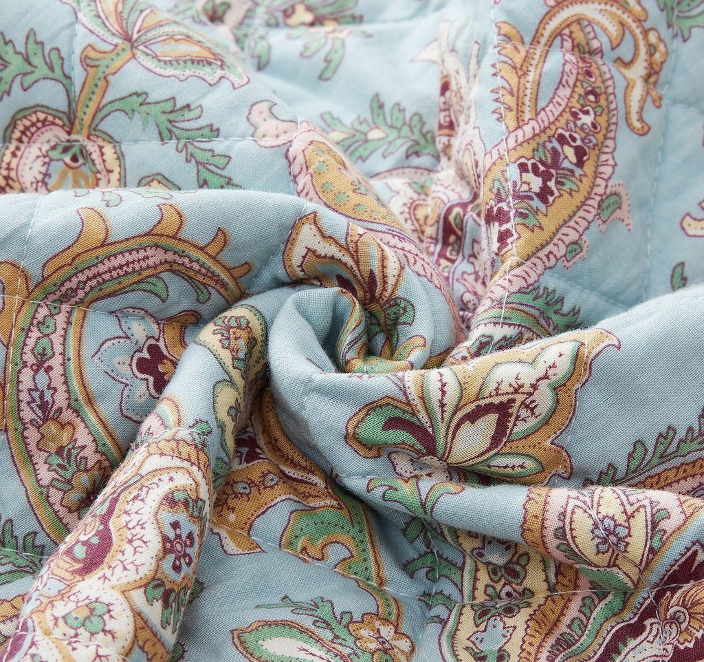 Burgundy Paisley Patchwork Quilt Set