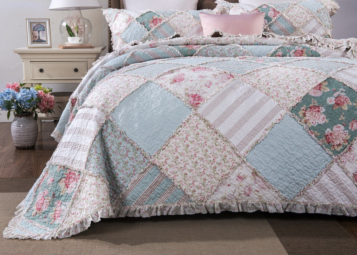Hint of Mint Patchwork Quilt Set