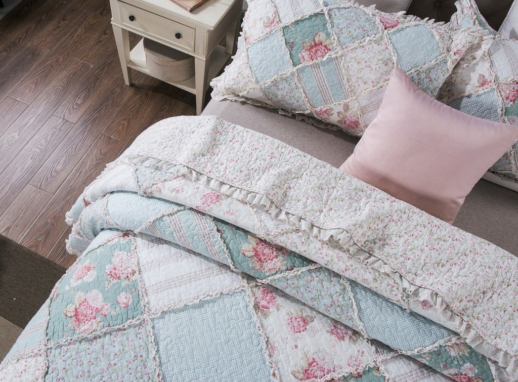 Hint of Mint Patchwork Quilt Set