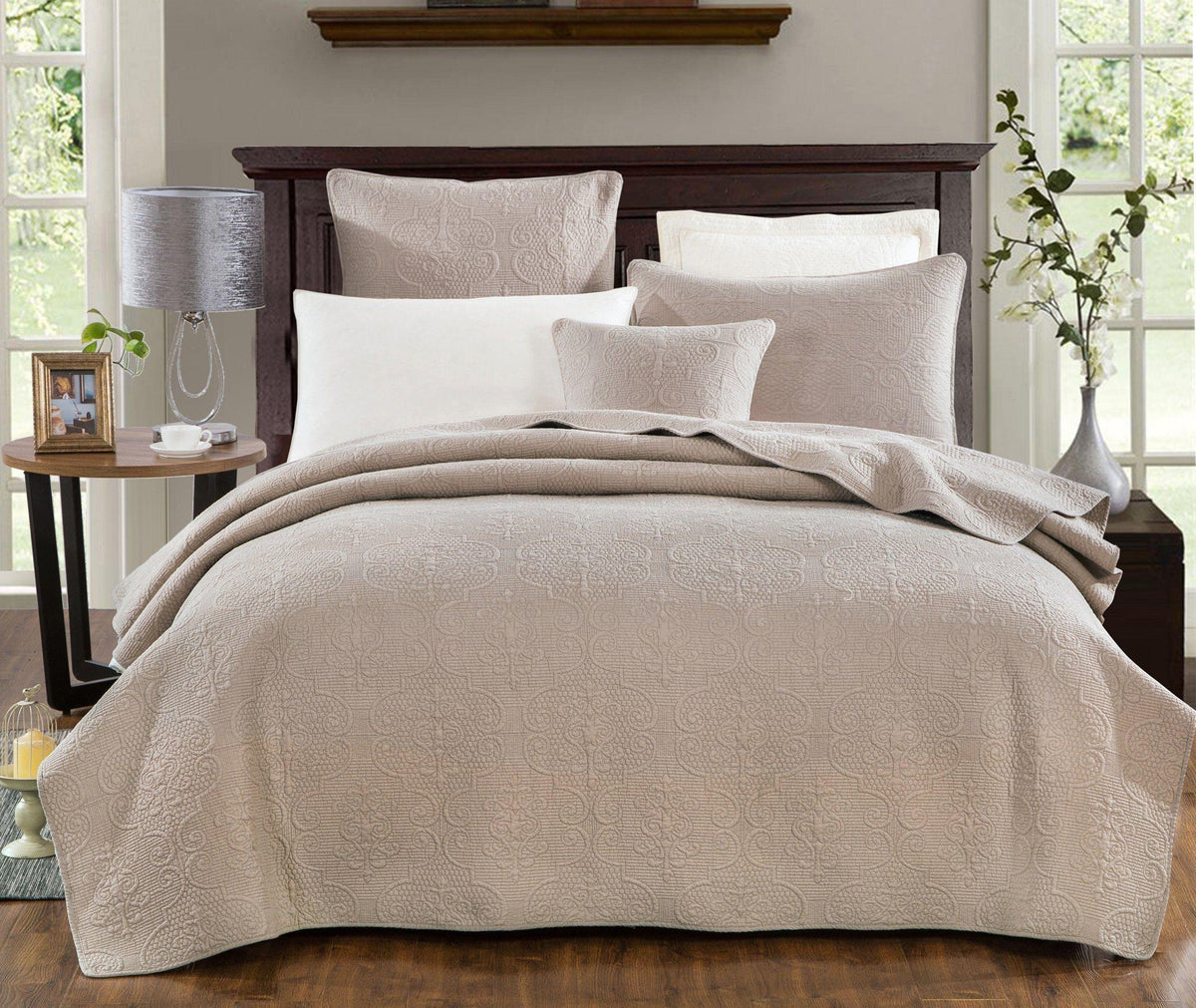 Sand Dollar Quilted Bedspread Set
